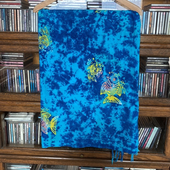 Mottled Blue Fish Print Sarong/Wrap Beachwear - Picture 4 of 6